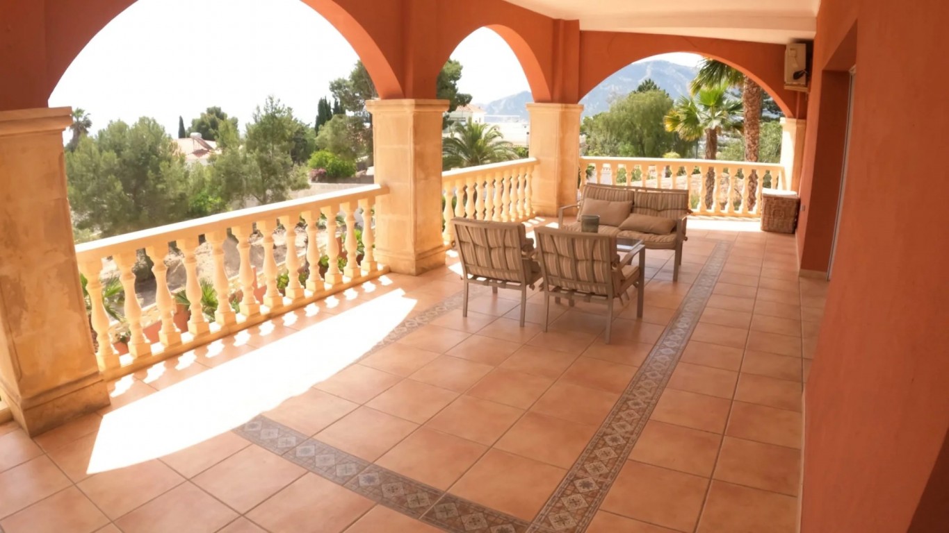 Villa en venta en Alfas Del Pi