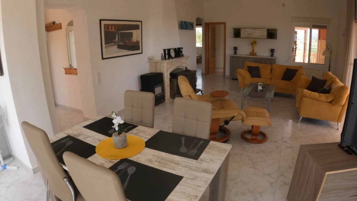 Villa en venta en Alfas Del Pi