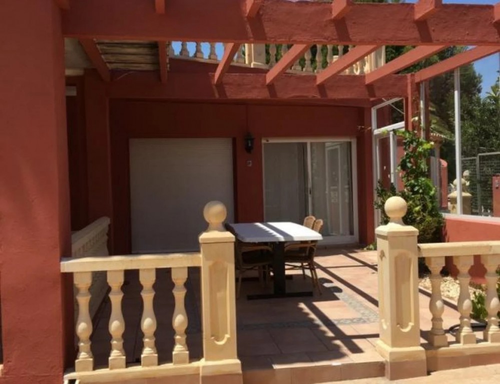 Villa en venta en Alfas Del Pi