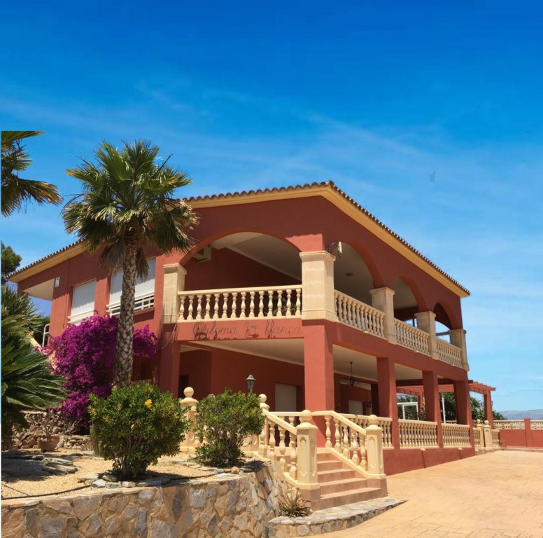 Villa en venta en Alfas Del Pi