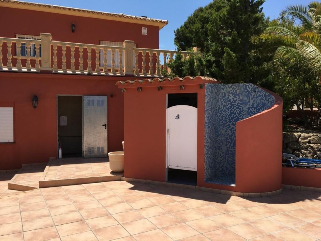 Villa en venta en Alfas Del Pi