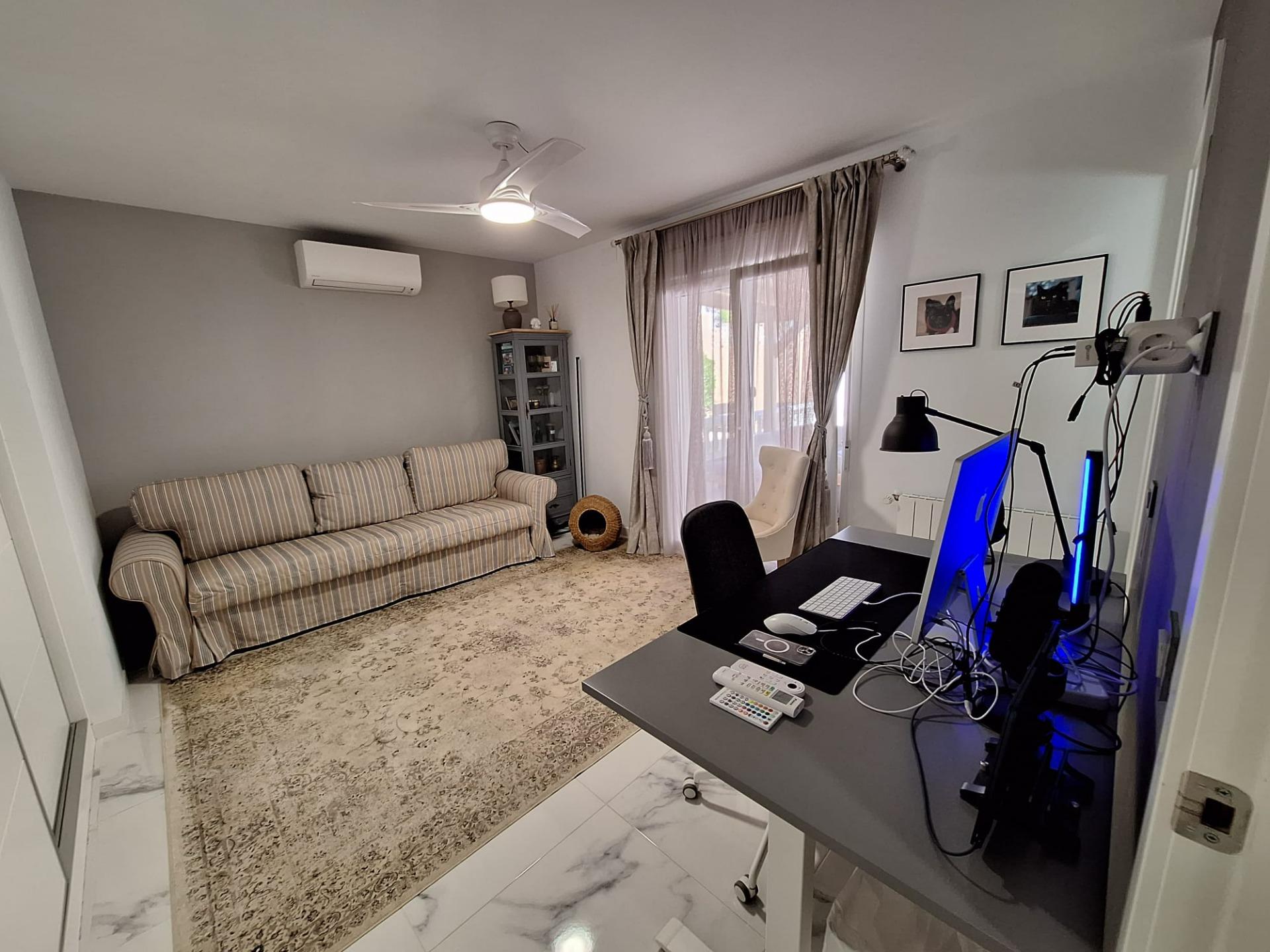 Villa en venta en Pilar De La Horadada