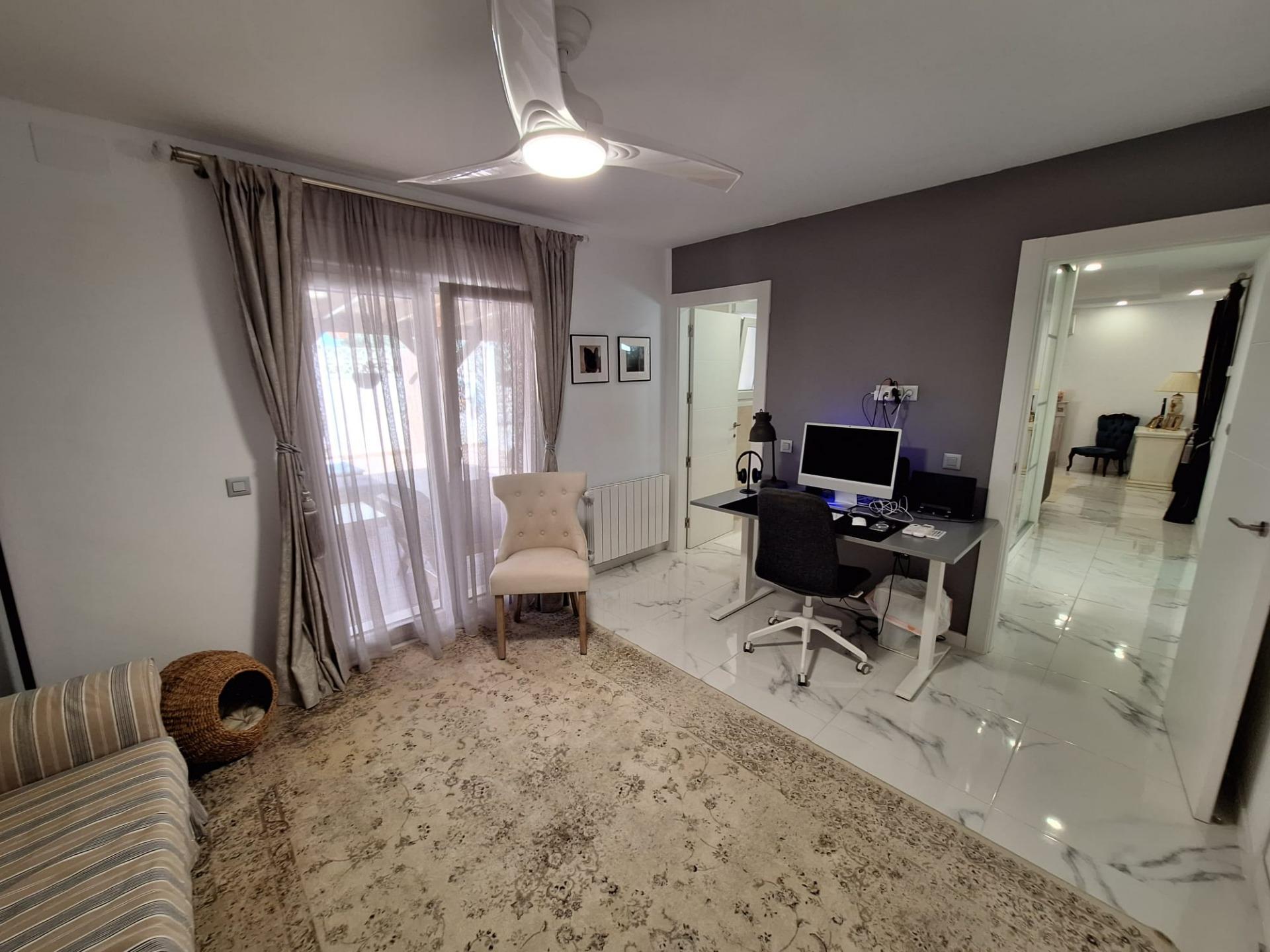 Villa en venta en Pilar De La Horadada