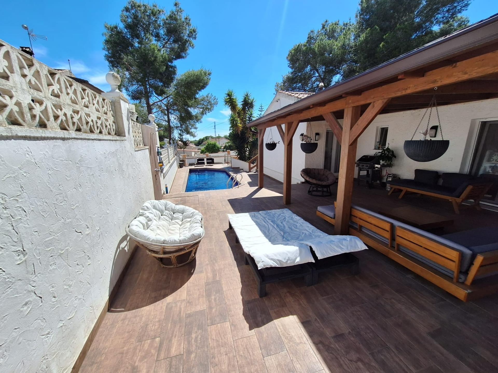 Villa en venta en Pilar De La Horadada