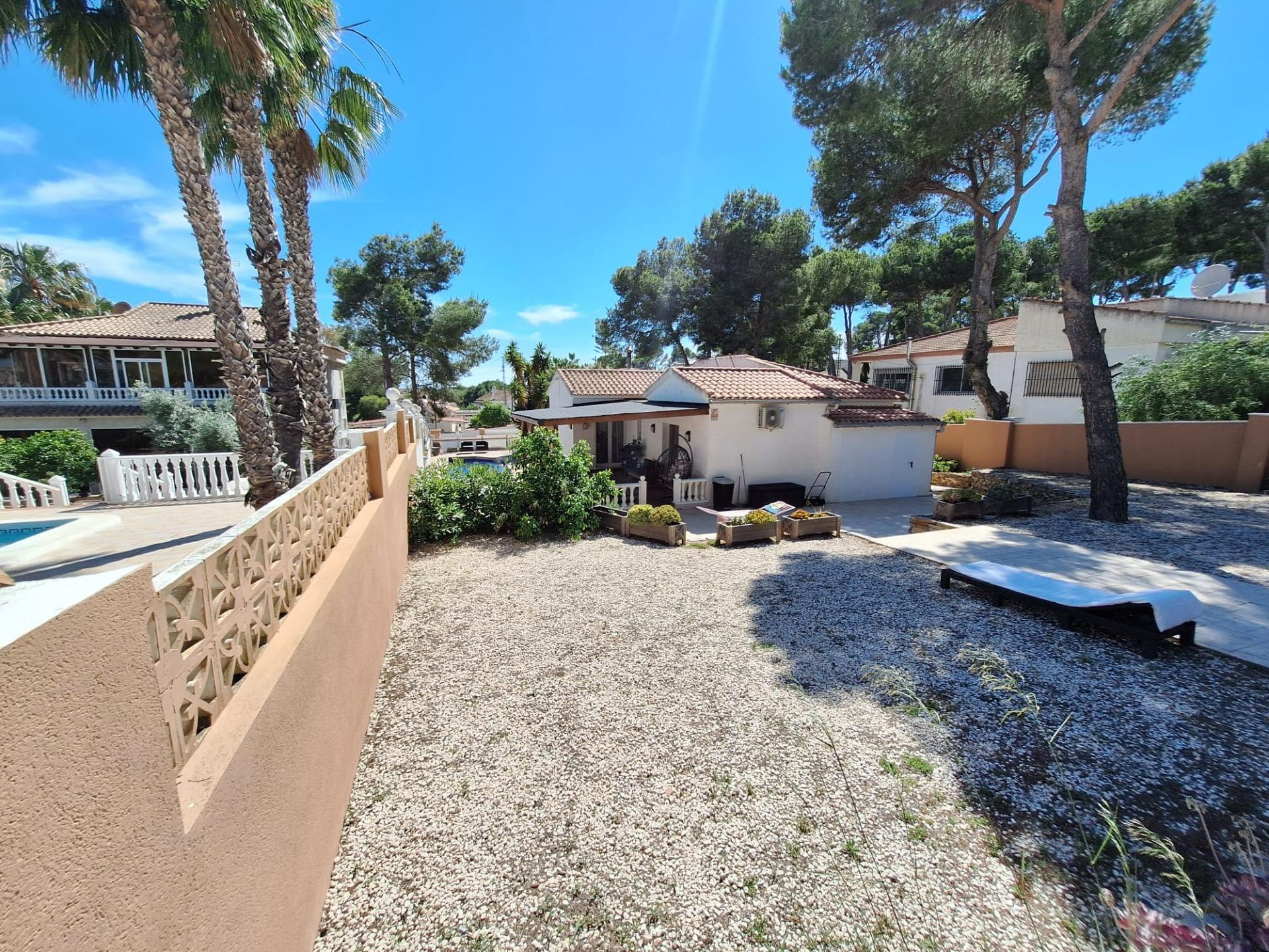 Villa en venta en Pilar De La Horadada