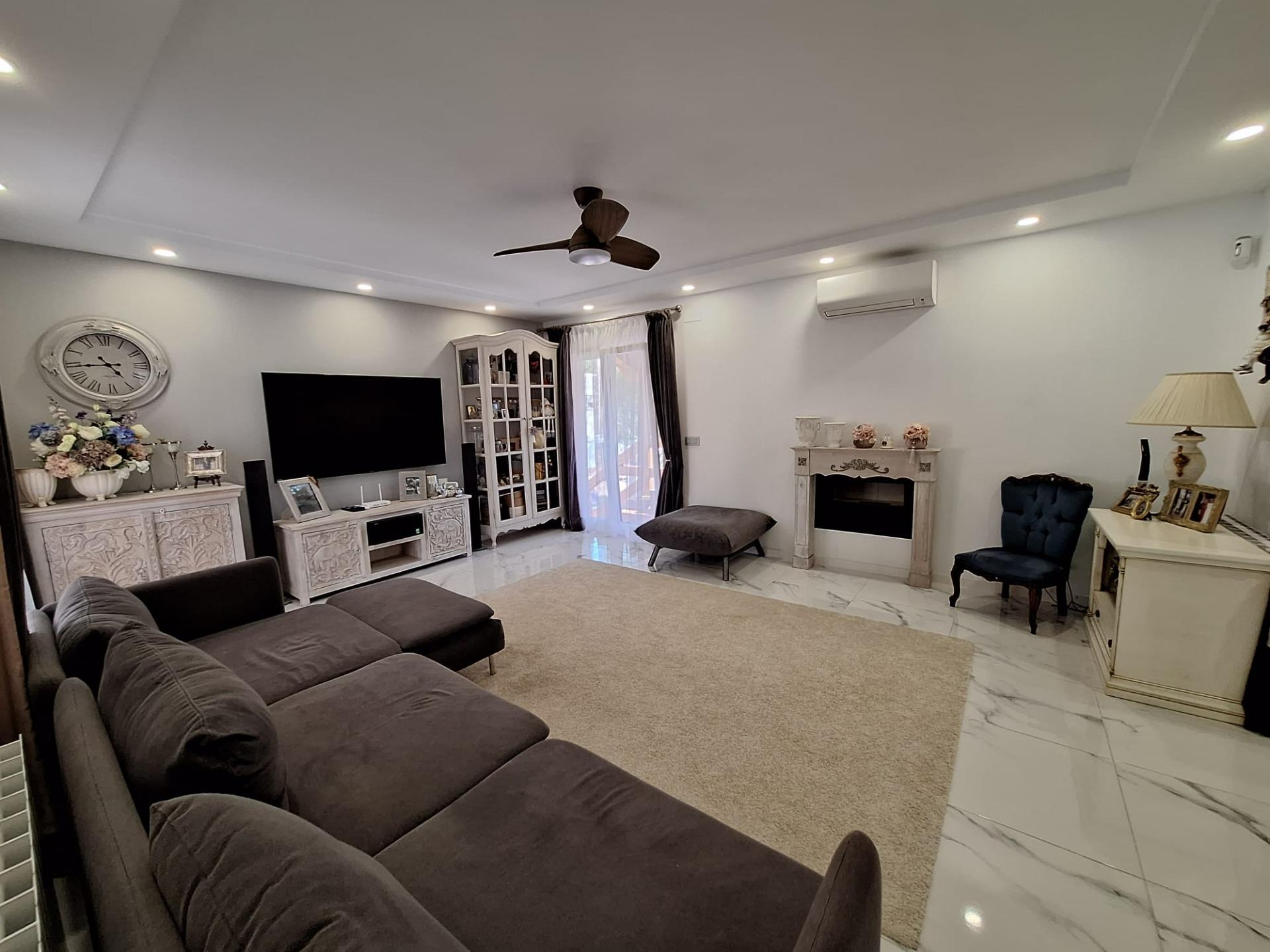 Villa en venta en Pilar De La Horadada