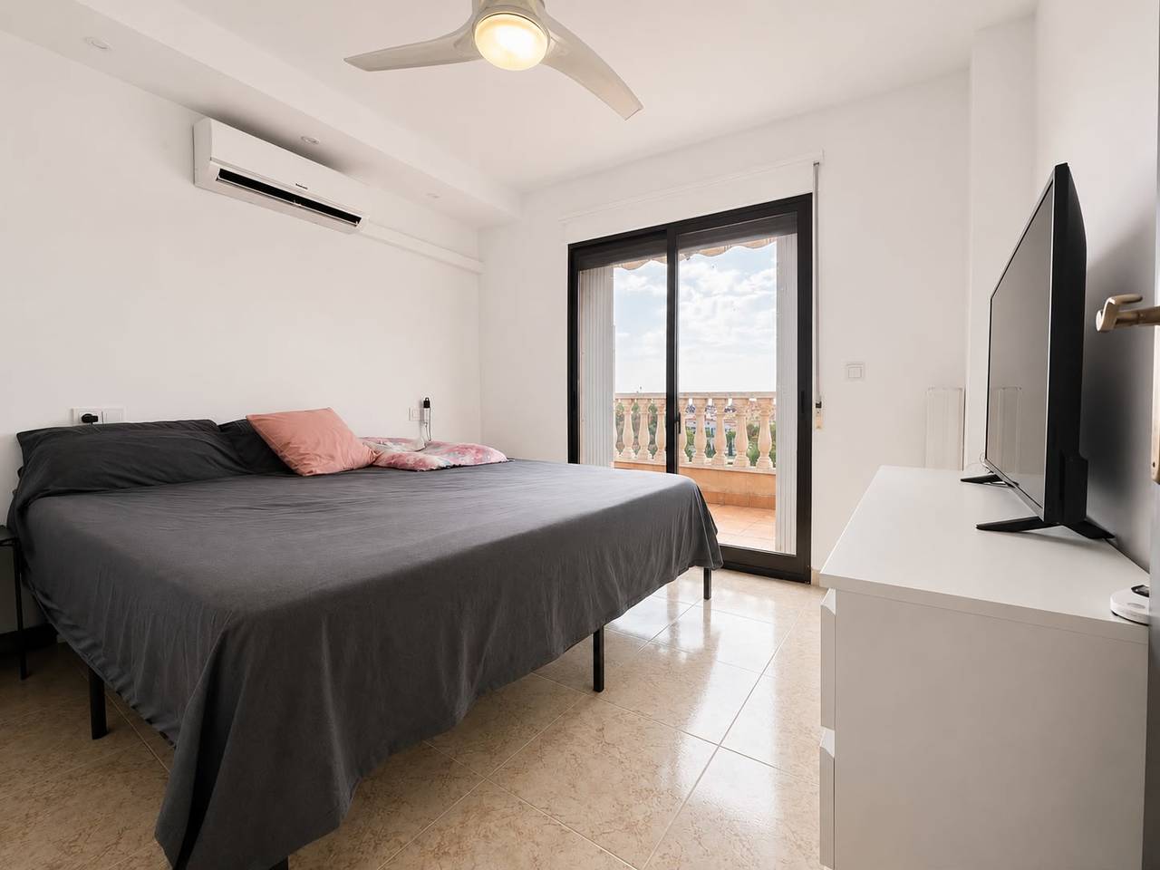 Villa for sale in Villamartin, Alicante, Spain