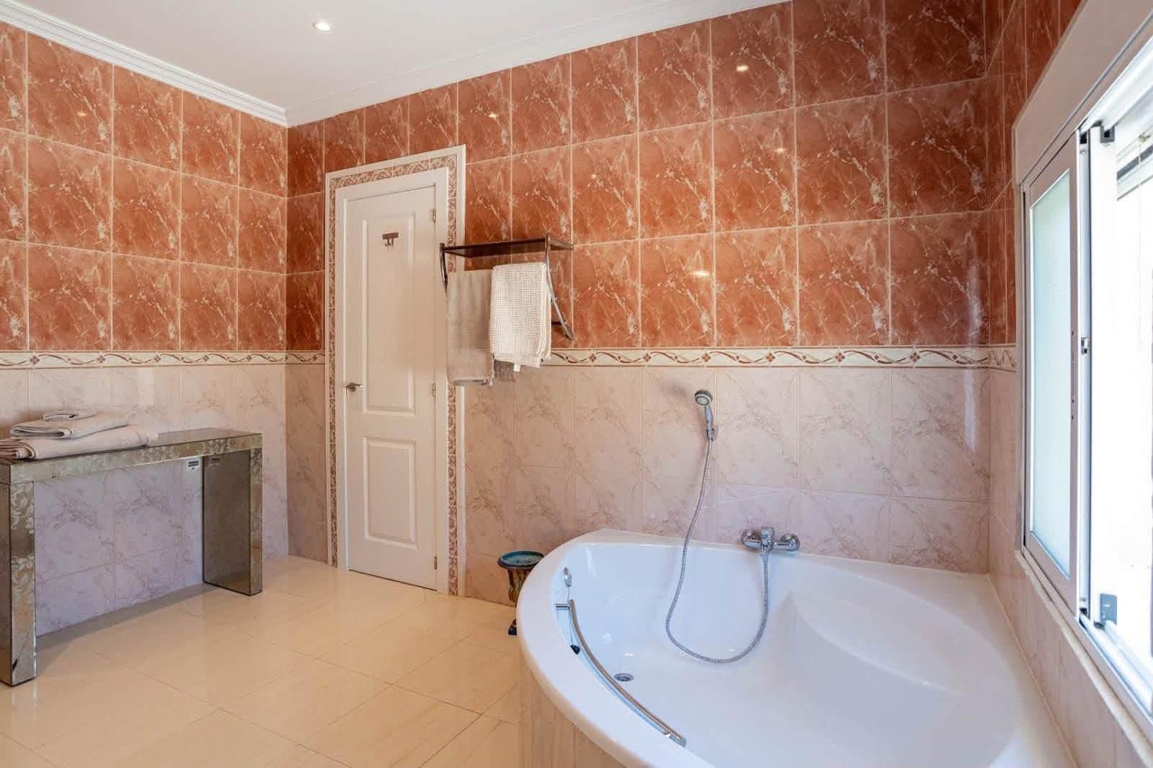 Villa en venta en San Miguel De Salinas