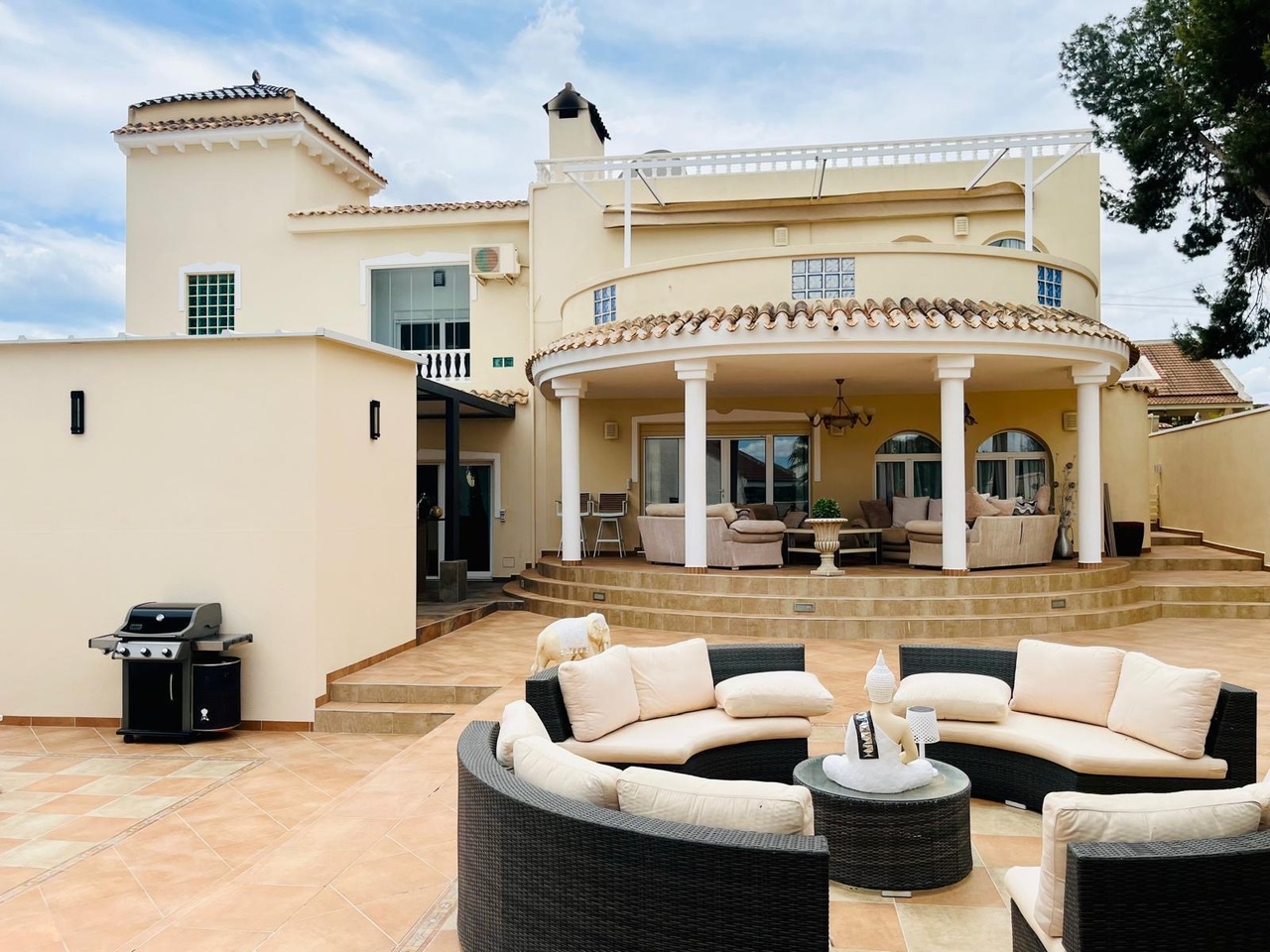 Villa en venta en San Miguel De Salinas