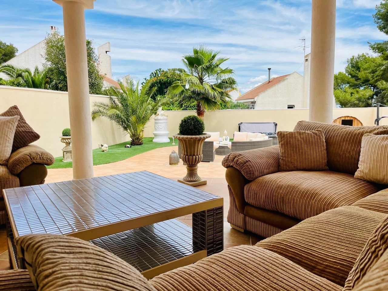 Villa en venta en San Miguel De Salinas