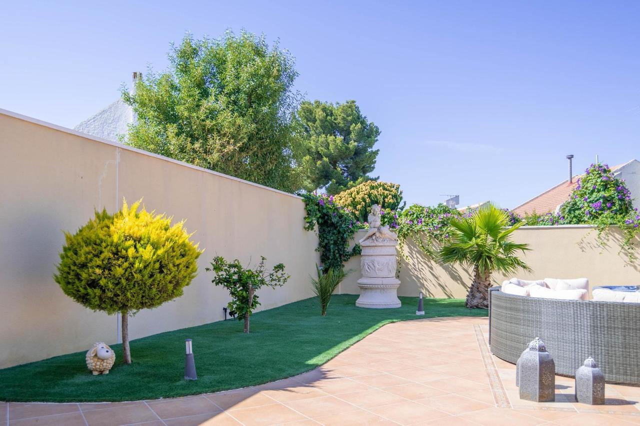 Villa en venta en San Miguel De Salinas