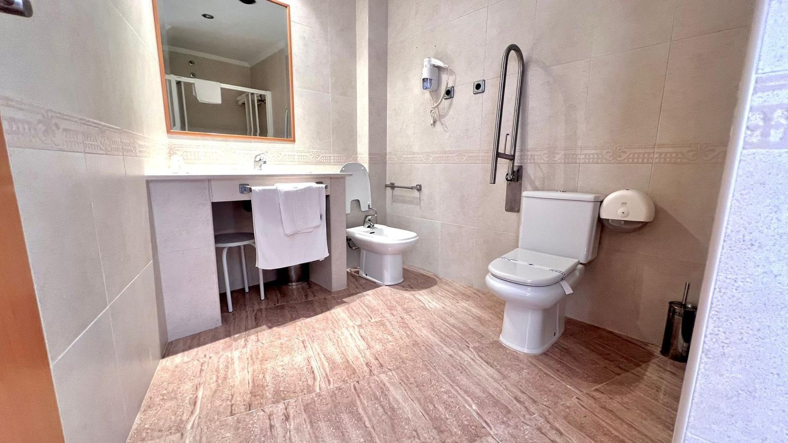Commercial unit for sale in Los Montesinos, Alicante, Spain