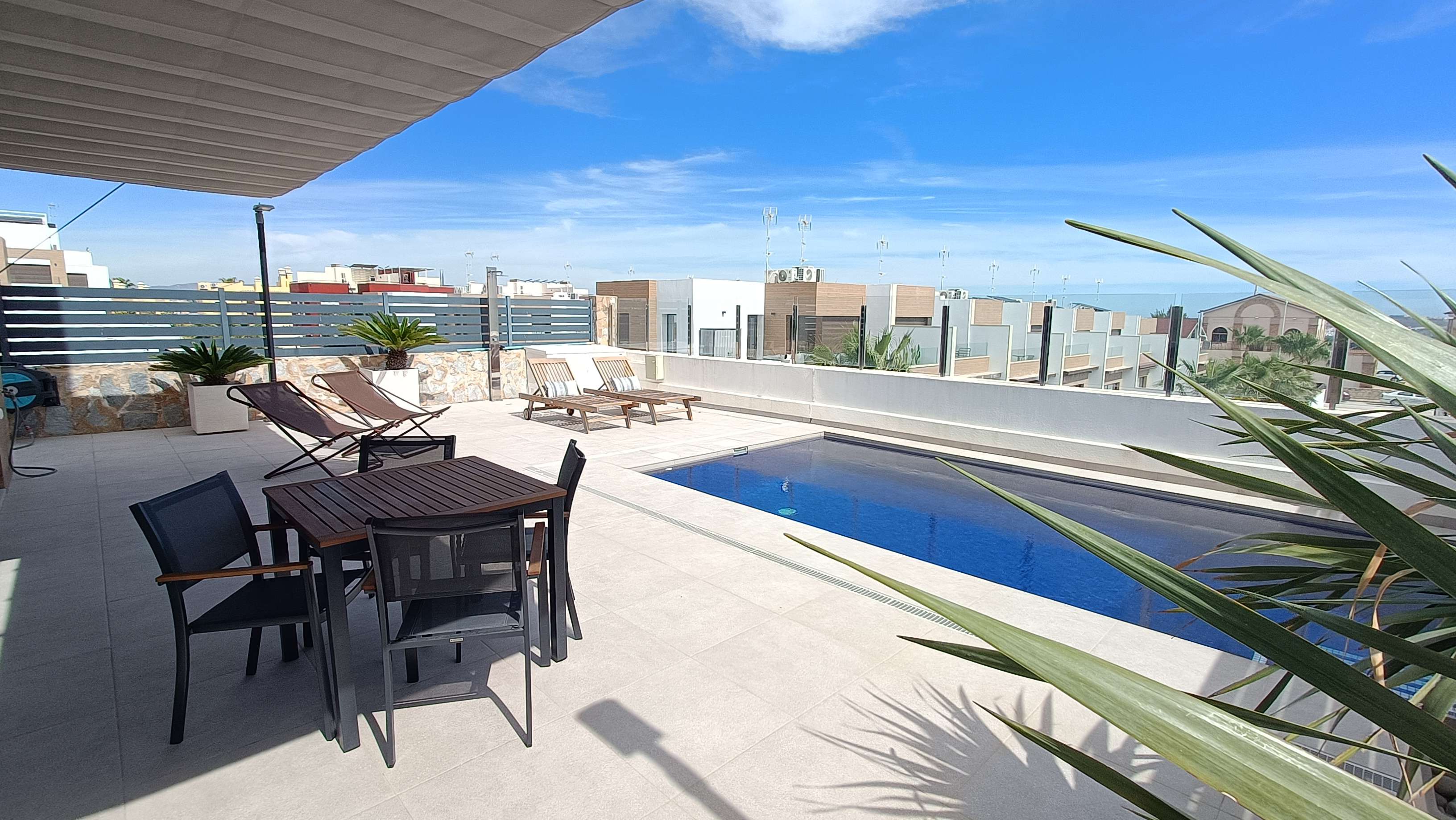 Villa en venta en Algorfa