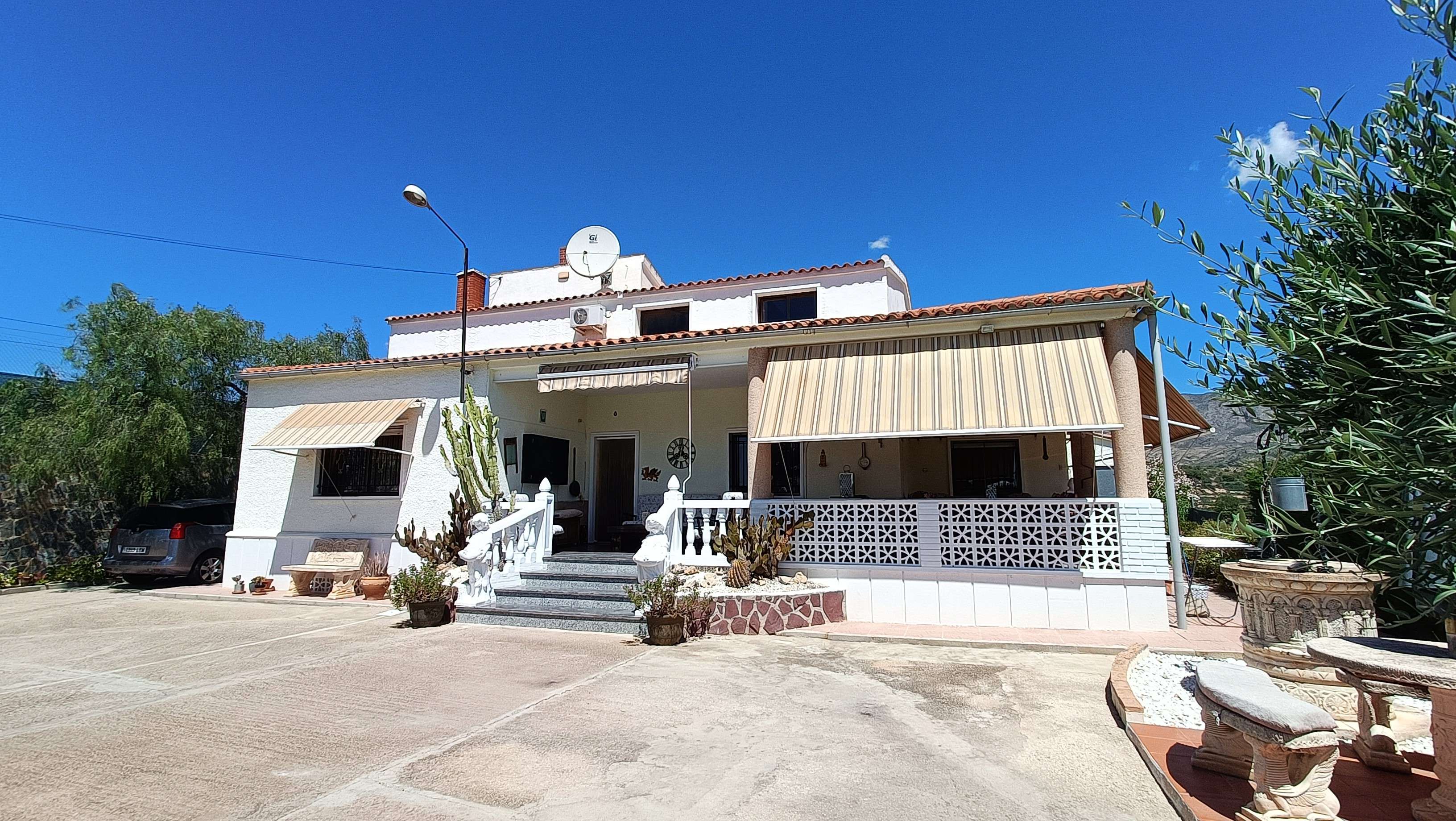 Villa en venta en Crevillent