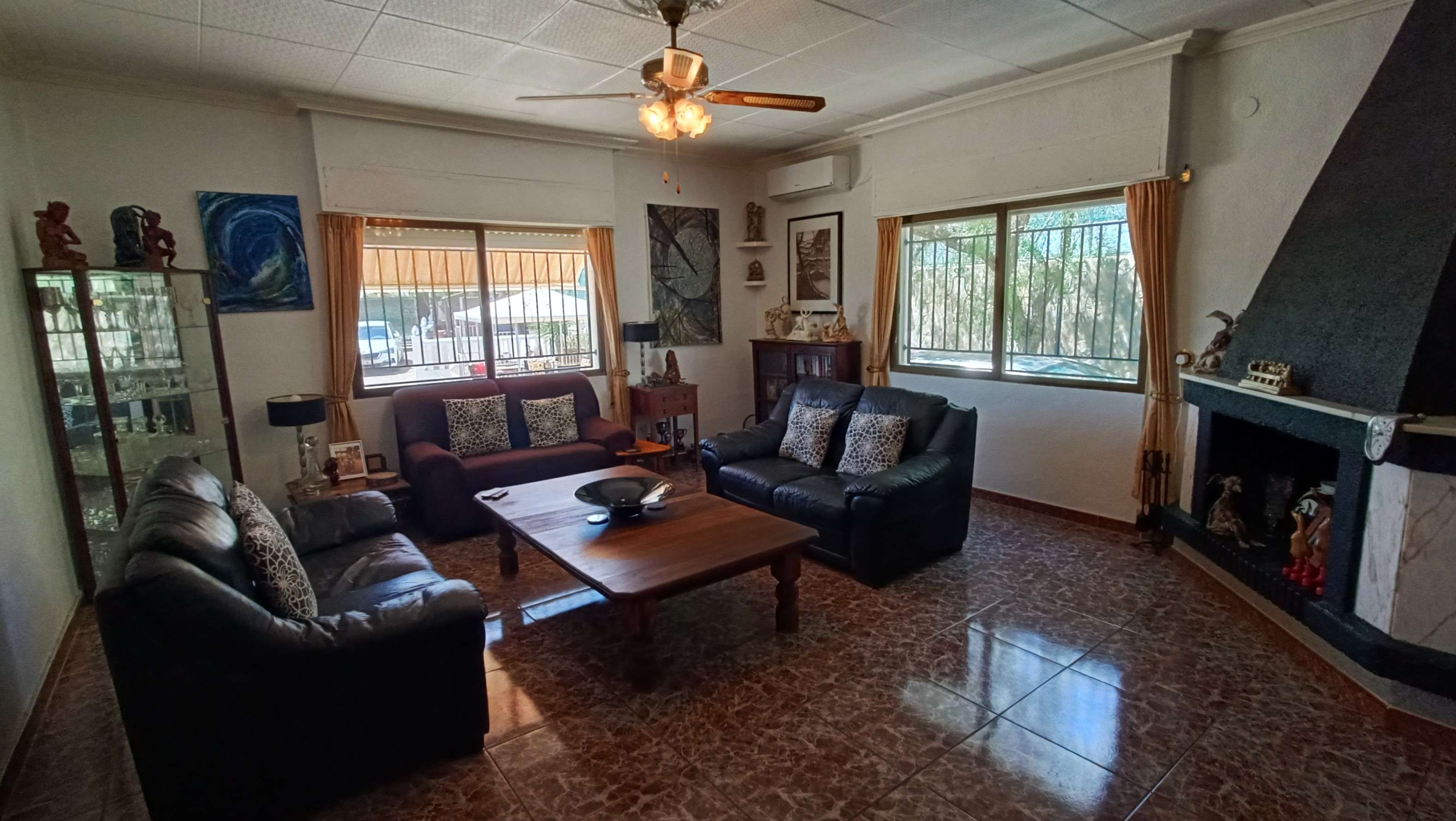 Villa en venta en Crevillent