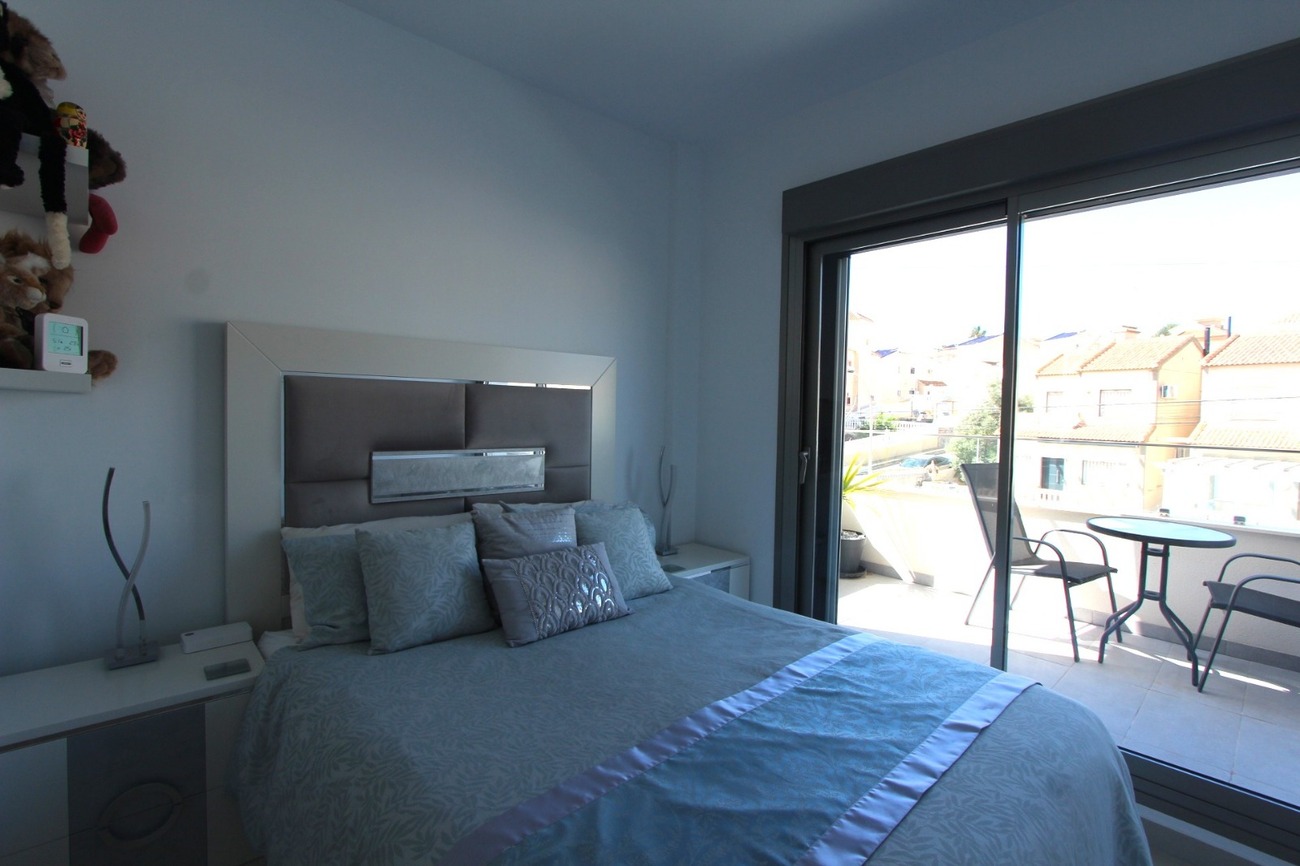 Villa for sale in Villamartin, Alicante, Spain