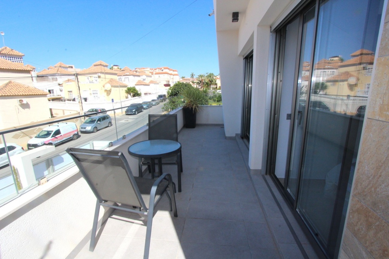 Villa for sale in Villamartin, Alicante, Spain