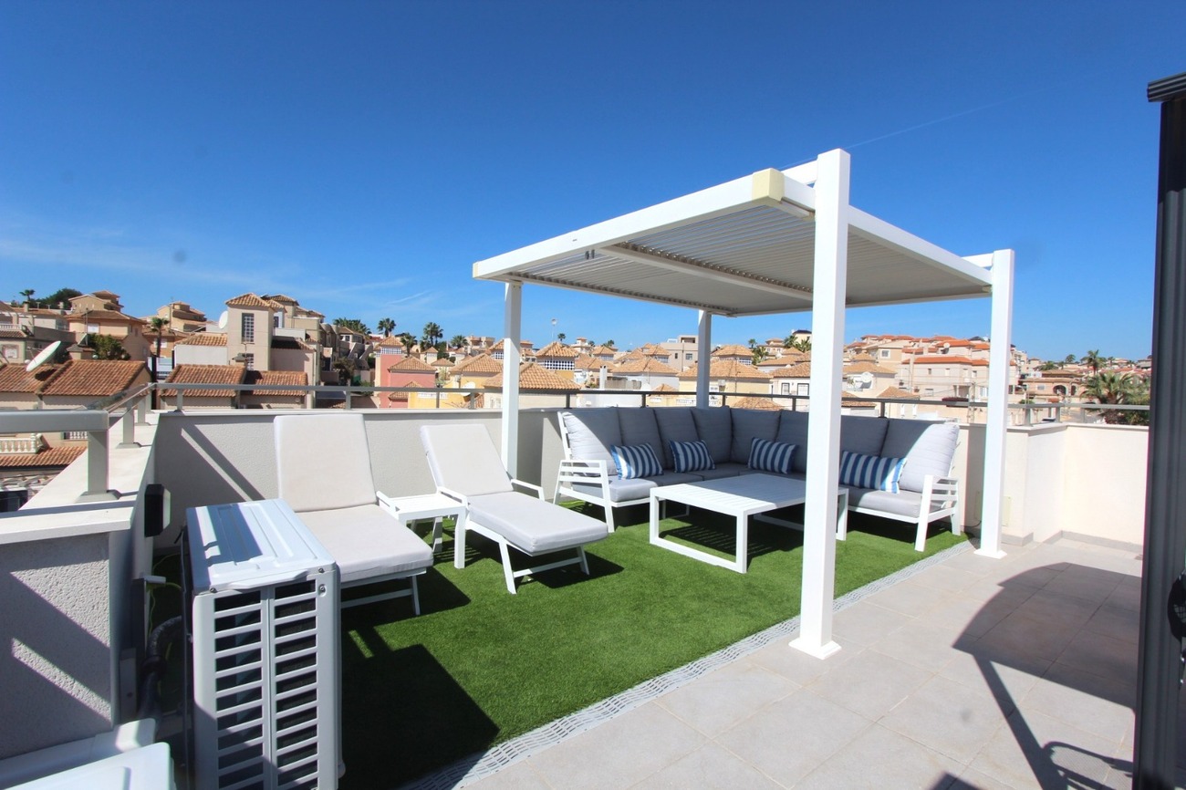 Villa for sale in Villamartin, Alicante, Spain