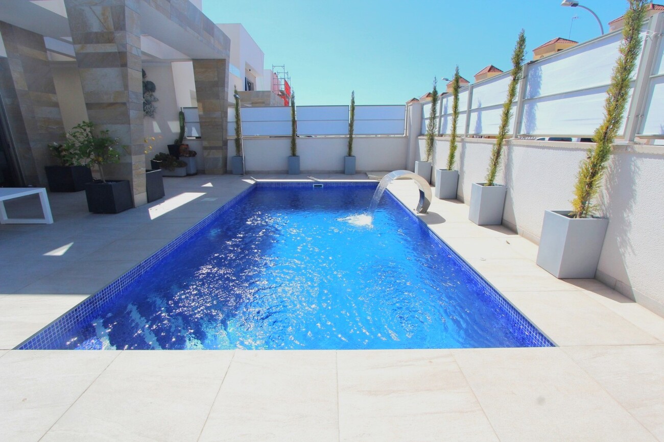 Villa for sale in Villamartin, Alicante, Spain