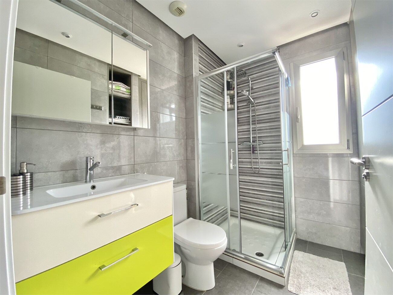 Penthouse Penthouse for sale in Villamartin, Alicante, Spain