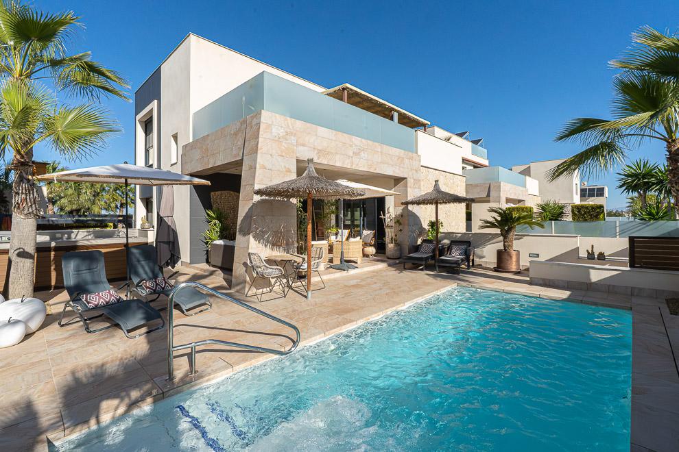 Villa for sale in Benijofar, Alicante, Spain