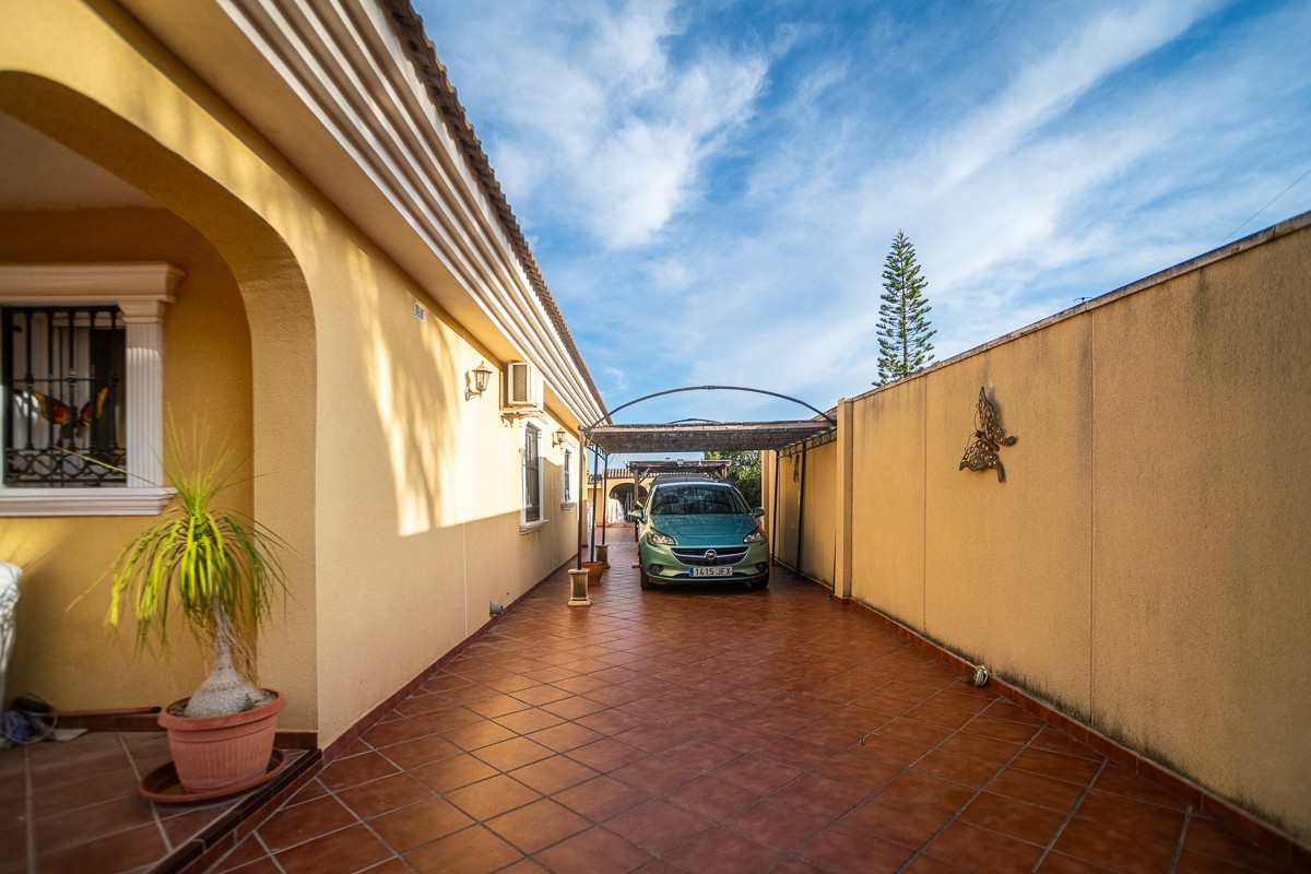 Villa for sale in Torrevieja, Alicante, Spain