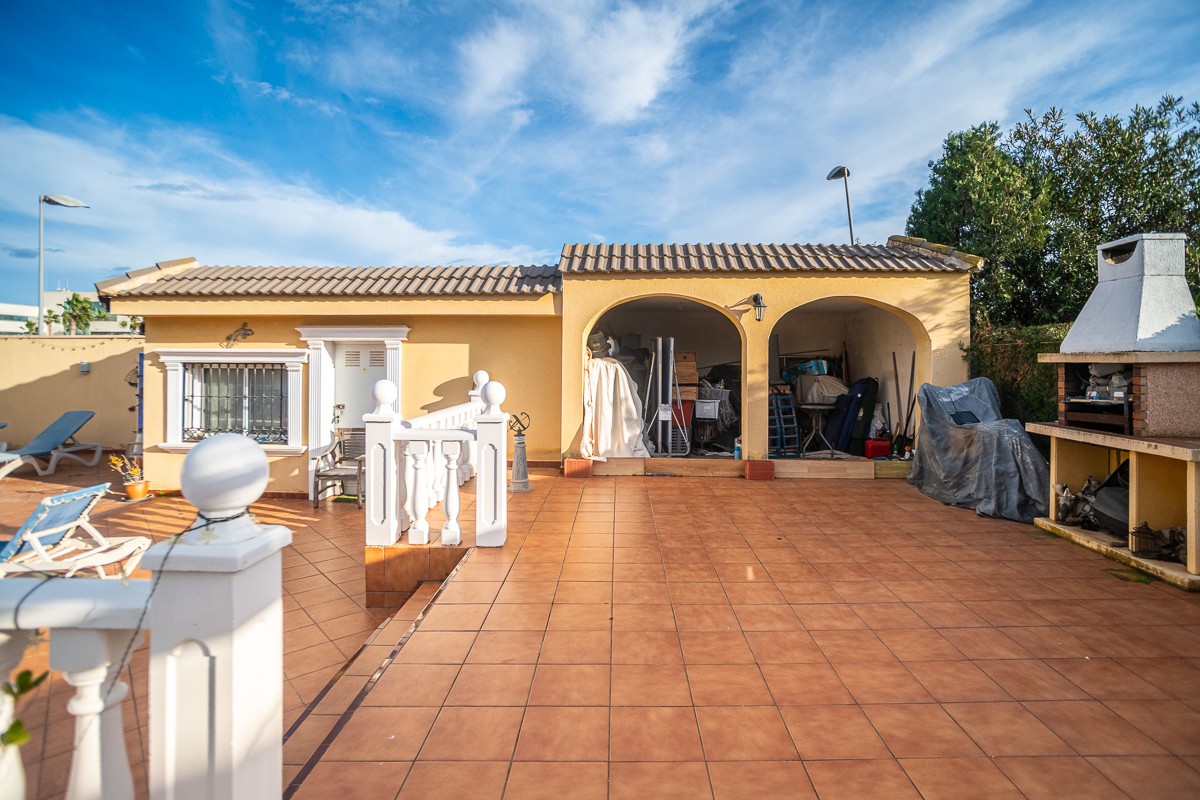 Villa for sale in Torrevieja, Alicante, Spain