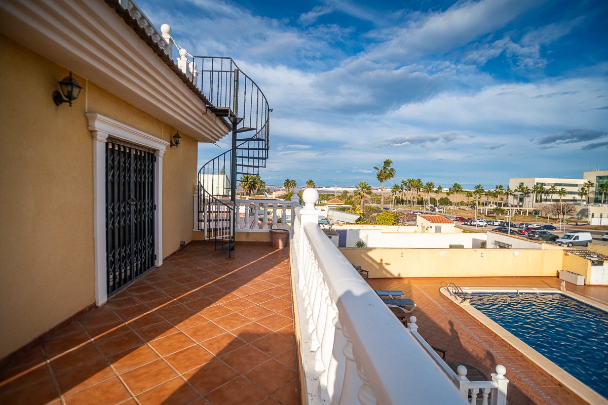 Villa for sale in Torrevieja, Alicante, Spain