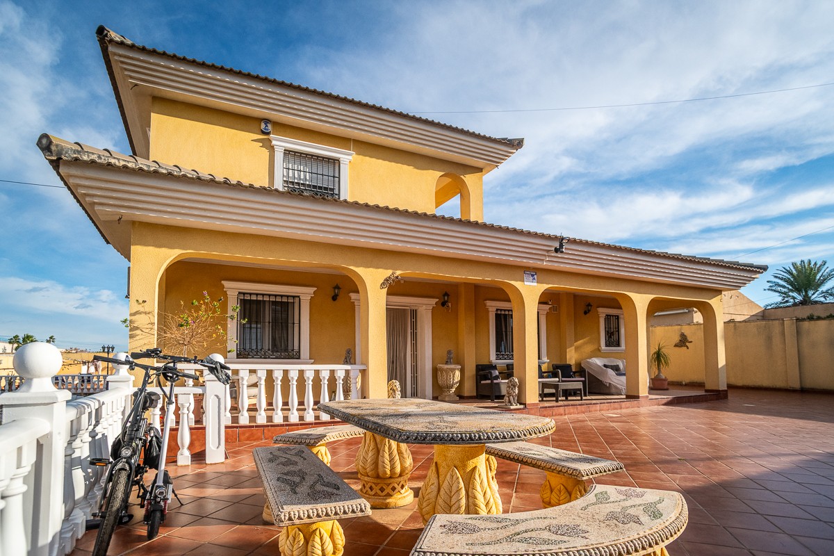 Villa for sale in Torrevieja, Alicante, Spain