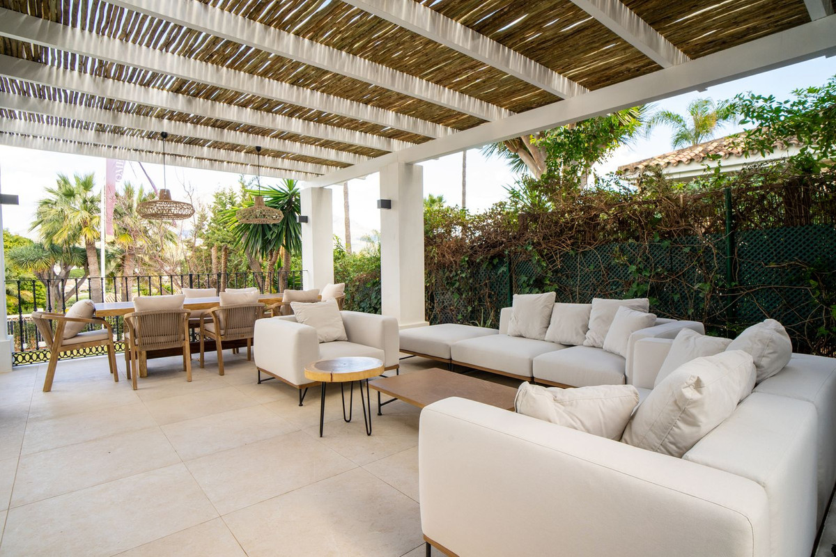 Villa en venta en Nueva Andalucía
