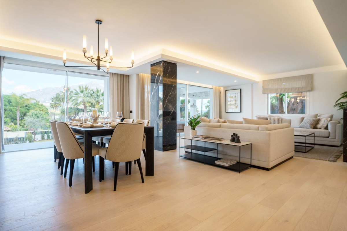 Villa en venta en Nueva Andalucía
