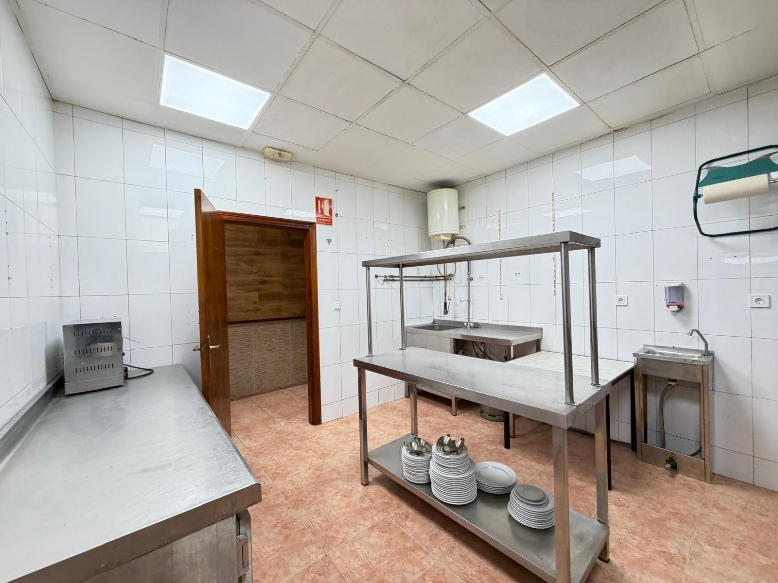 Commercial unit for sale in Torrevieja, Alicante, Spain
