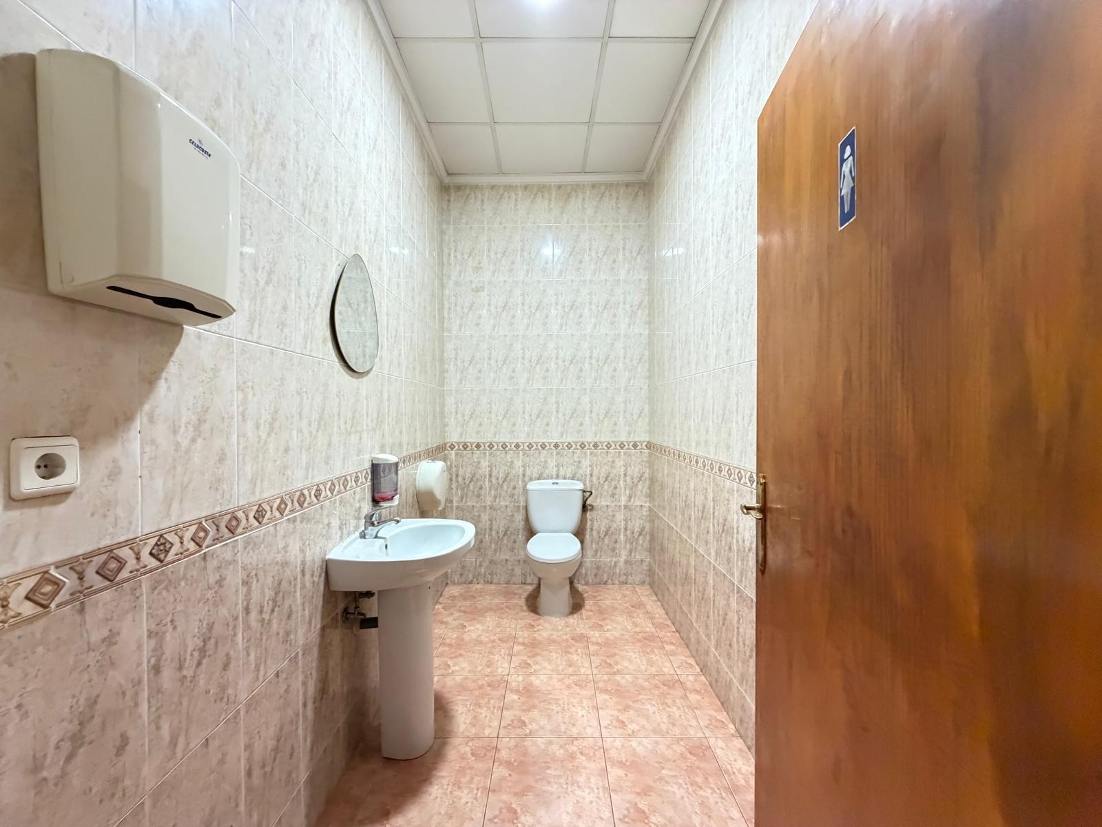 Commercial unit for sale in Torrevieja, Alicante, Spain