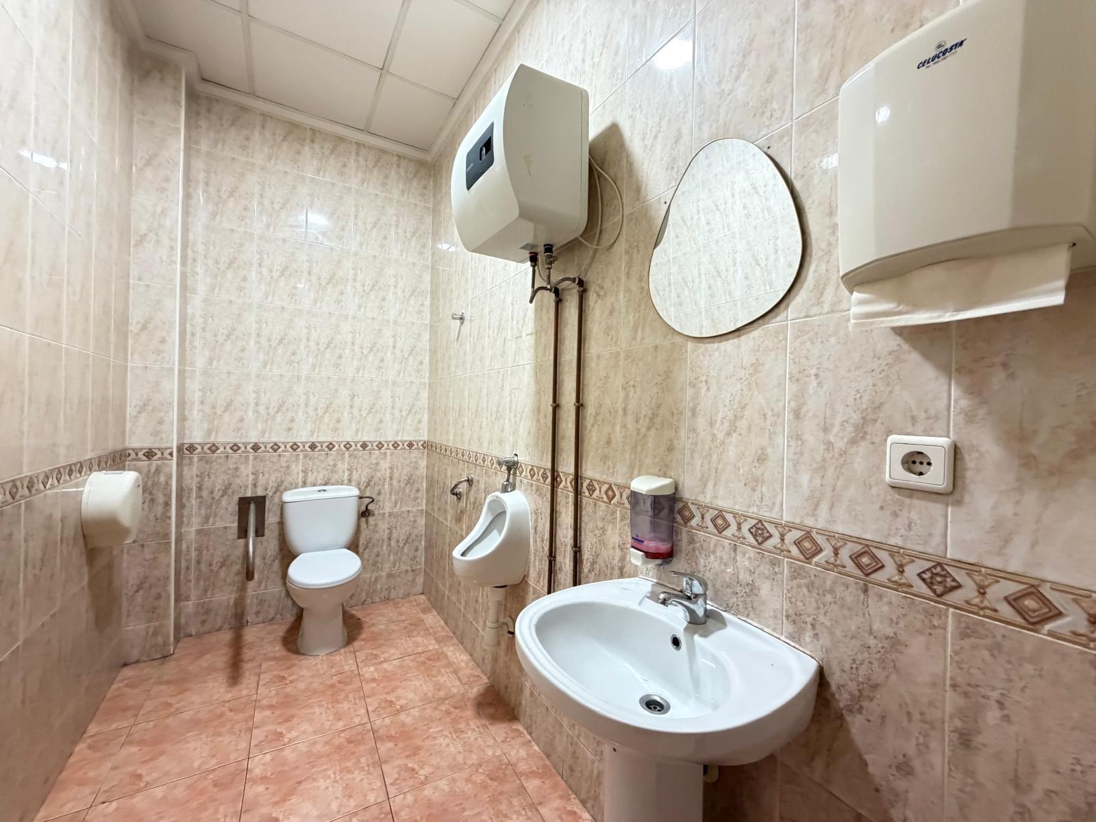 Commercial unit for sale in Torrevieja, Alicante, Spain