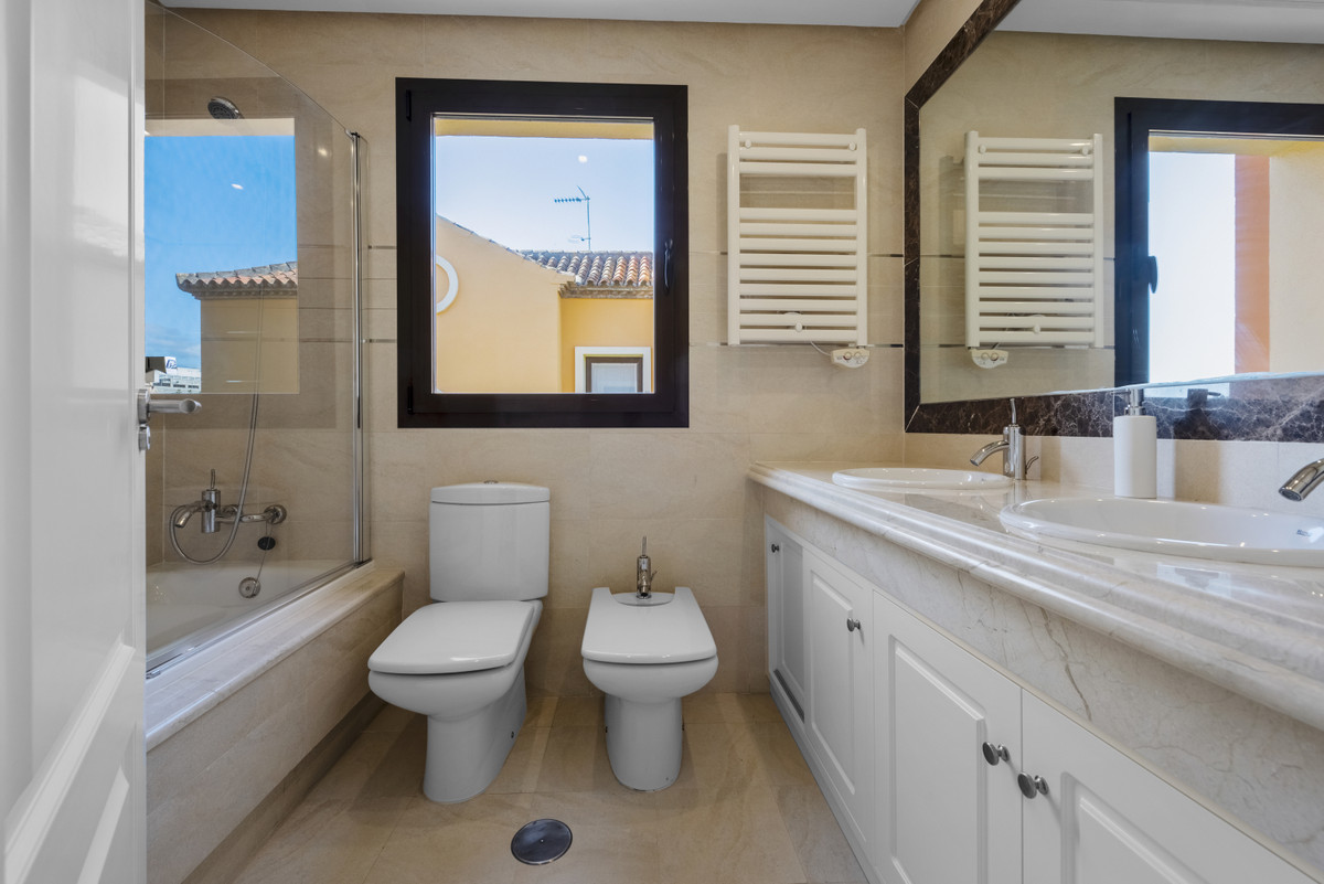 Villa for sale in Estepona, Málaga, Spain