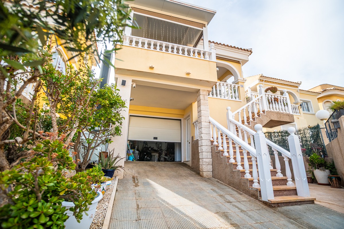 Villa for sale in San Fulgencio, Alicante, Spain