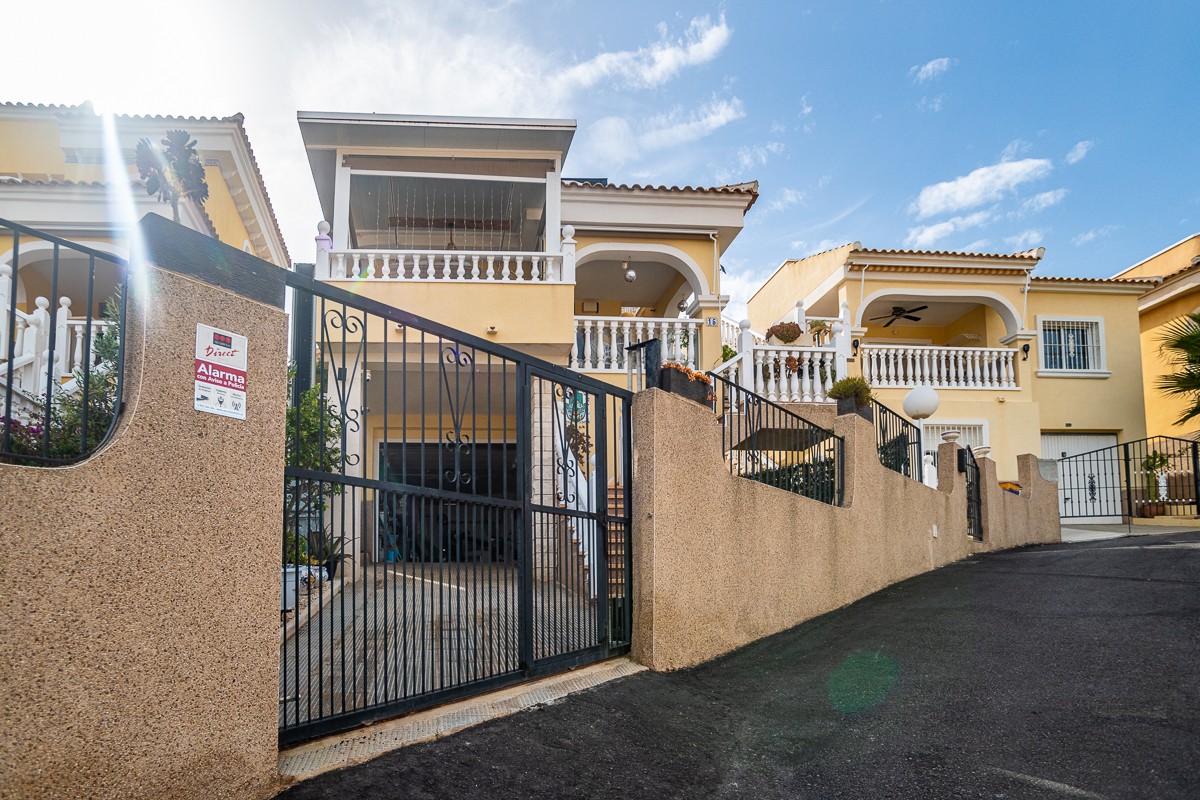Villa for sale in San Fulgencio, Alicante, Spain