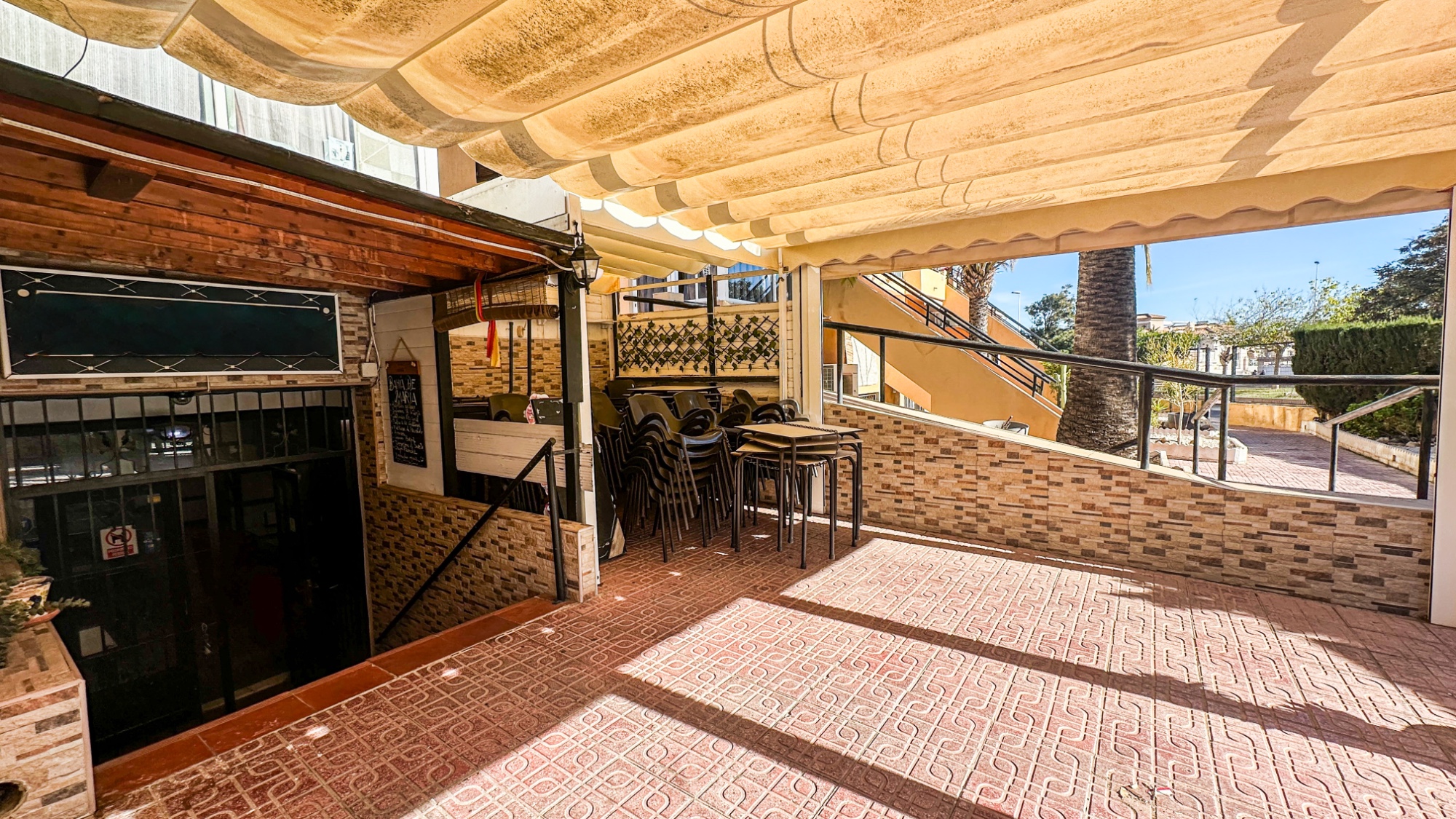 Commercial unit for sale in Torrevieja, Alicante, Spain