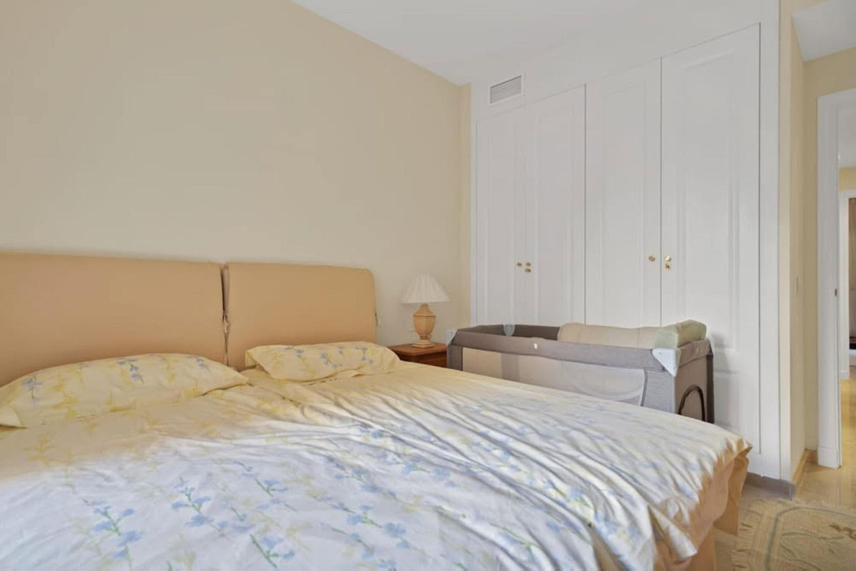 Apartment for sale in La Duquesa, Málaga, Spain