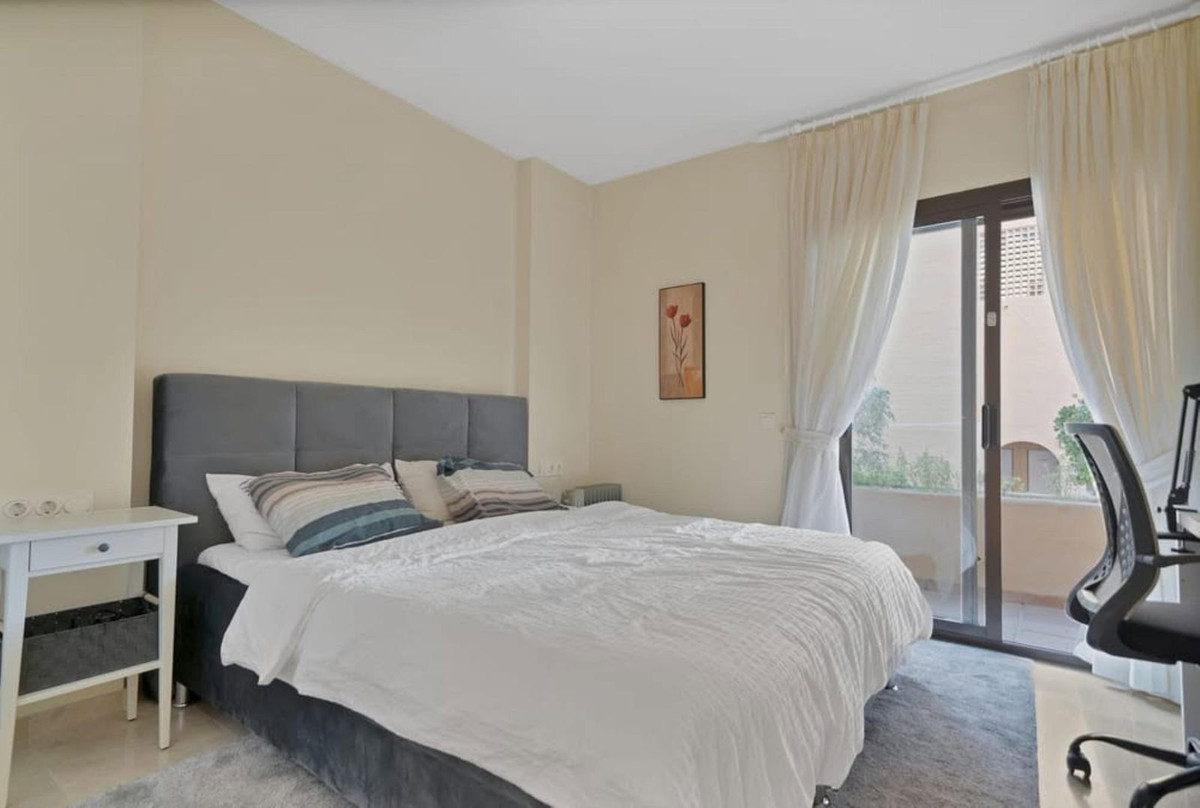 Apartment for sale in La Duquesa, Málaga, Spain
