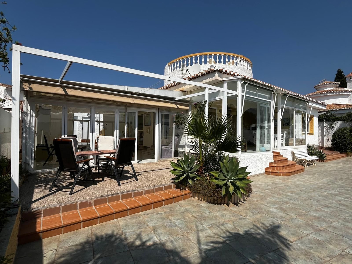 Villa for sale in Almuñecar, Granada, Spain