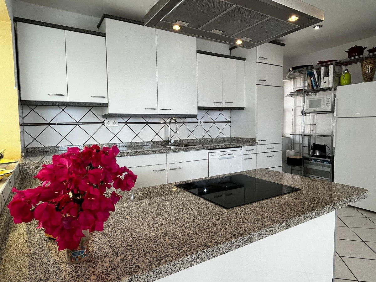 Villa for sale in Almuñecar, Granada, Spain