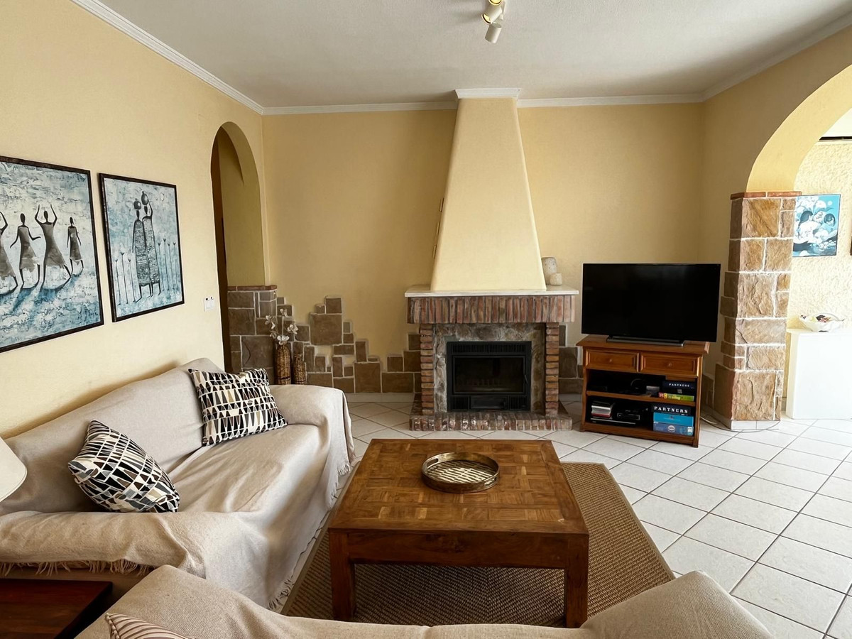 Villa for sale in Almuñecar, Granada, Spain