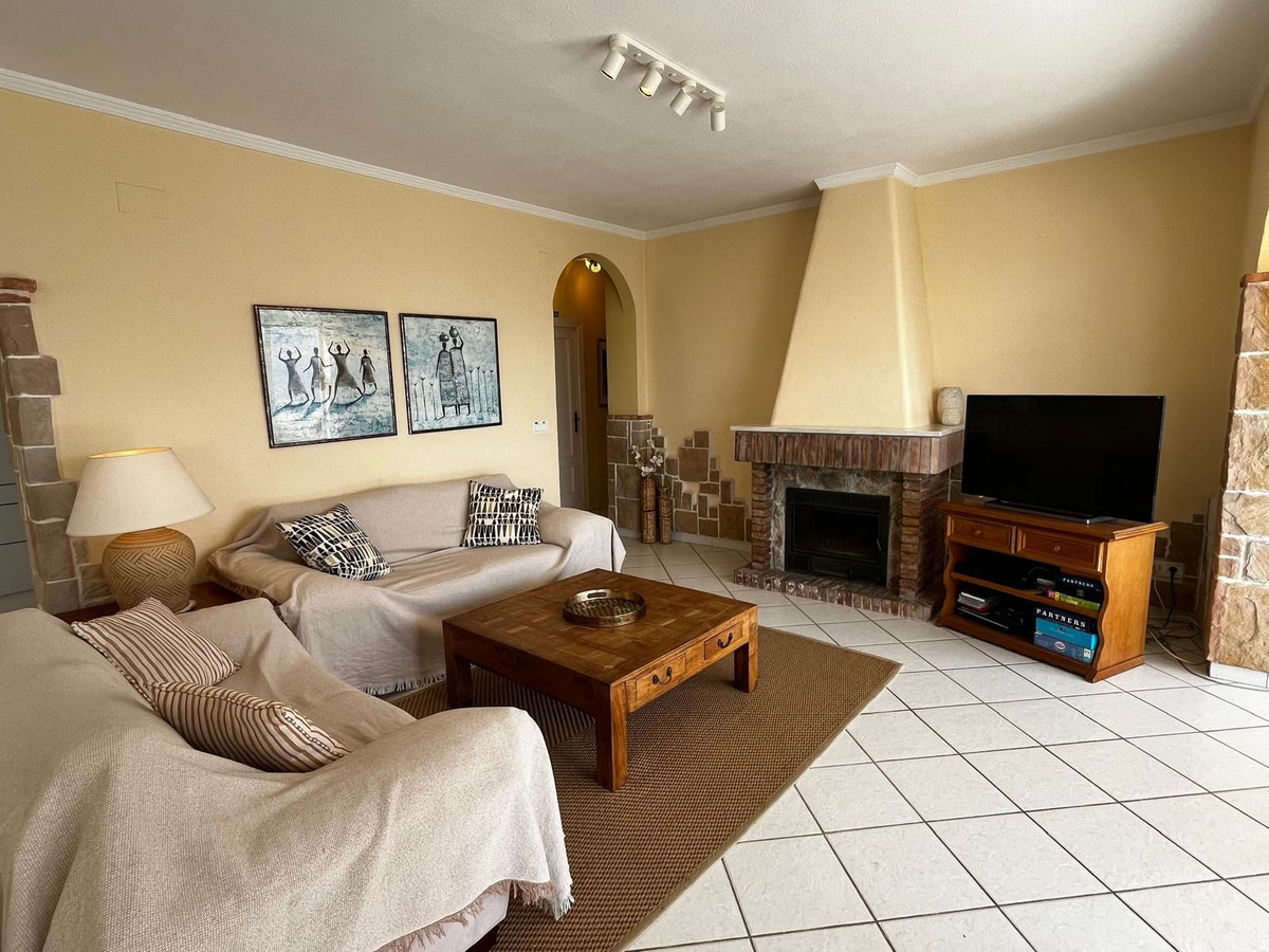 Villa for sale in Almuñecar, Granada, Spain