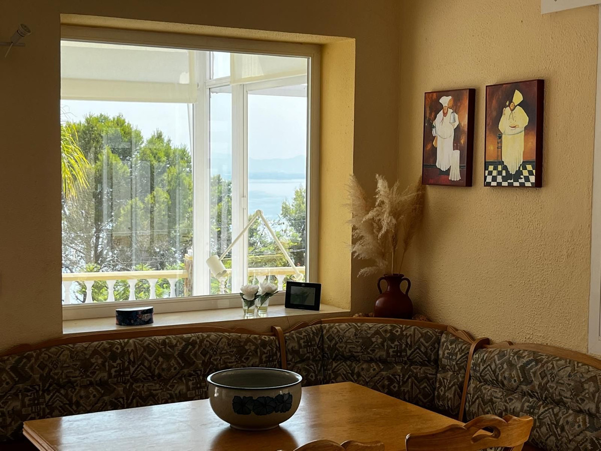 Villa for sale in Almuñecar, Granada, Spain