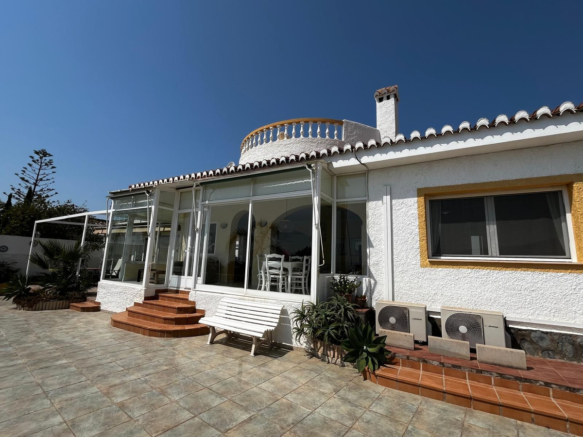 Villa for sale in Almuñecar, Granada, Spain