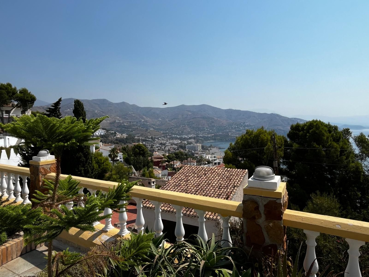Villa for sale in Almuñecar, Granada, Spain
