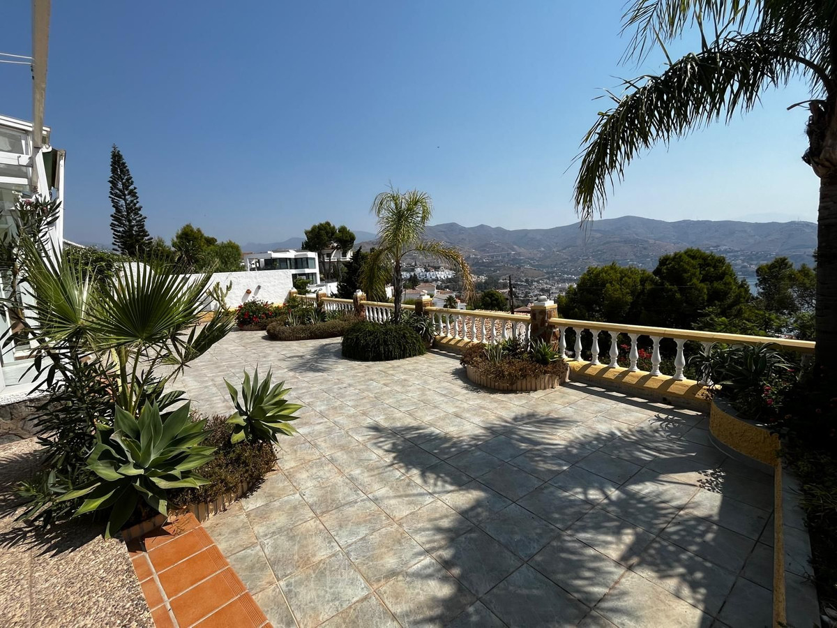 Villa for sale in Almuñecar, Granada, Spain