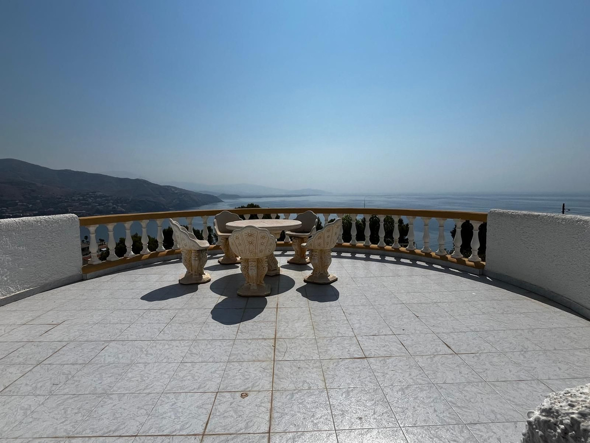 Villa for sale in Almuñecar, Granada, Spain