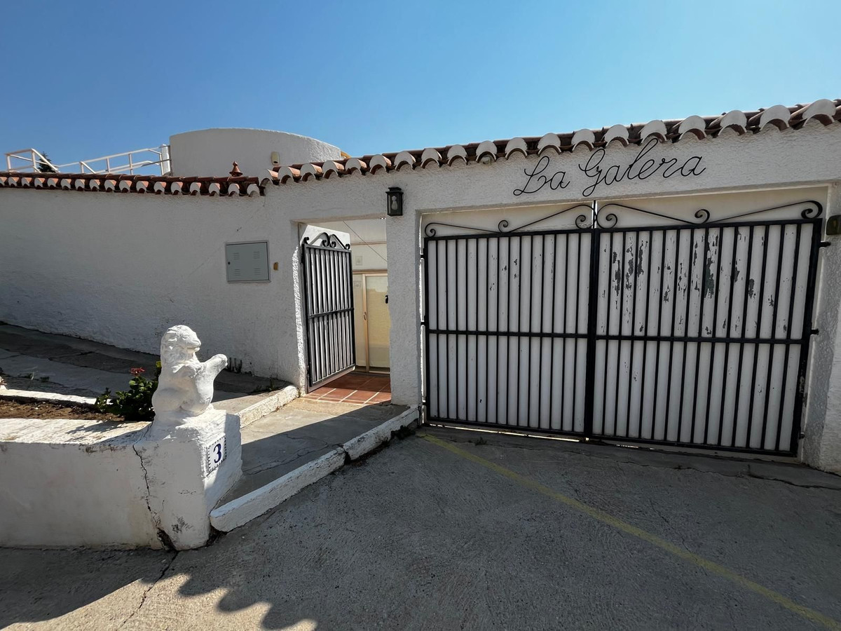 Villa for sale in Almuñecar, Granada, Spain